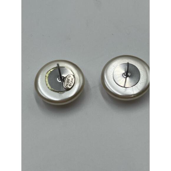 Kenneth Jay Lane KJL Silver Tone Round Faux‎ Pearl Ivory Pierced Stud Earrings - Picture 6 of 13
